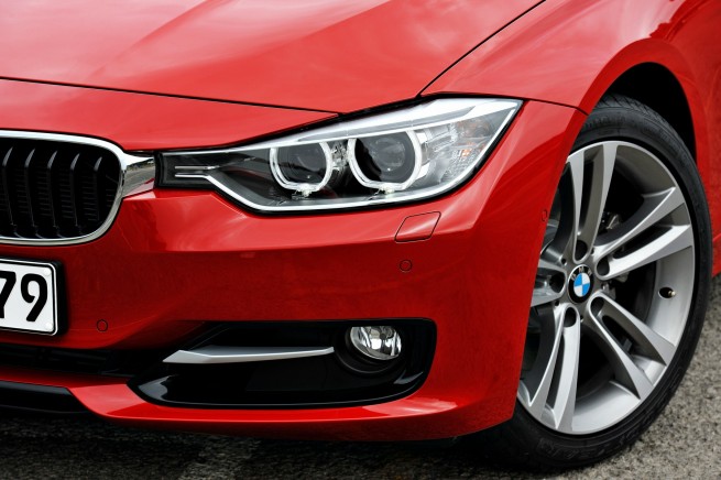 2013-bmw-3-series-touring-73