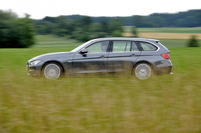 2013-bmw-3-series-touring-89