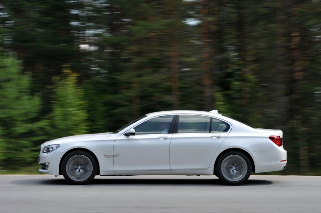 2013-bmw-7-series-05