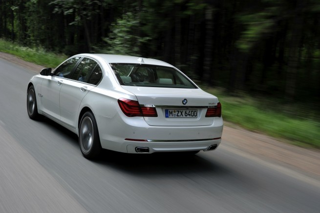 2013-bmw-7-series-07