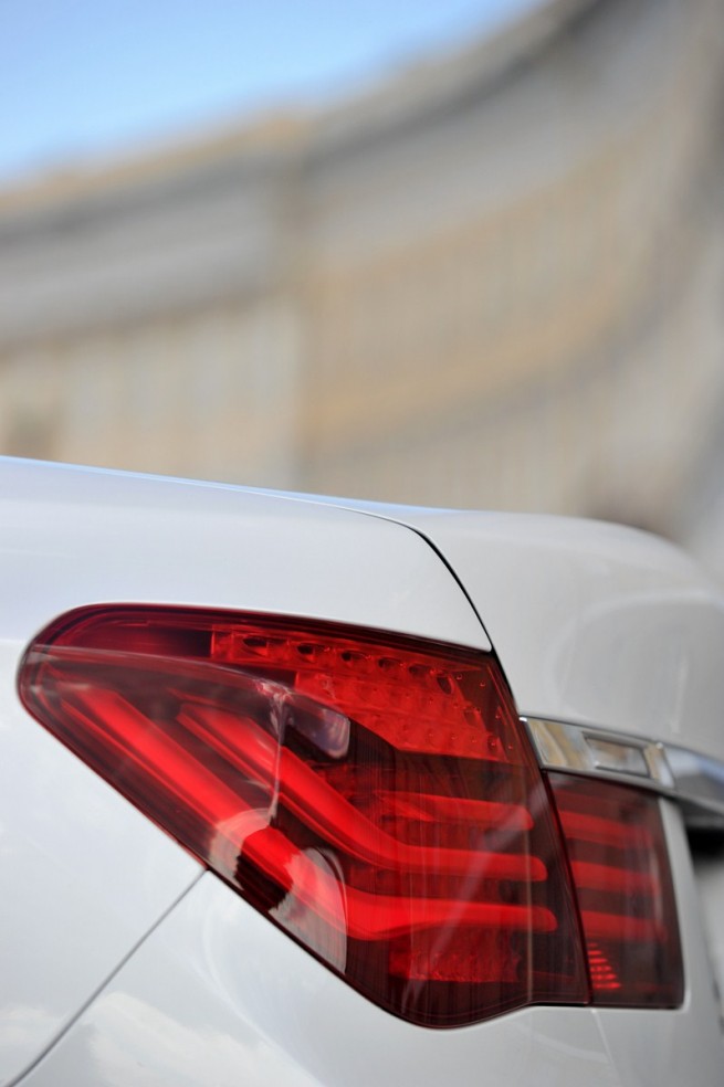 2013-bmw-7-series-09