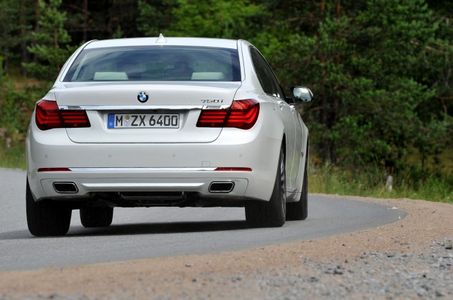 2013-bmw-7-series-14