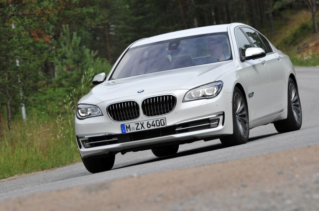 2013-bmw-7-series-16