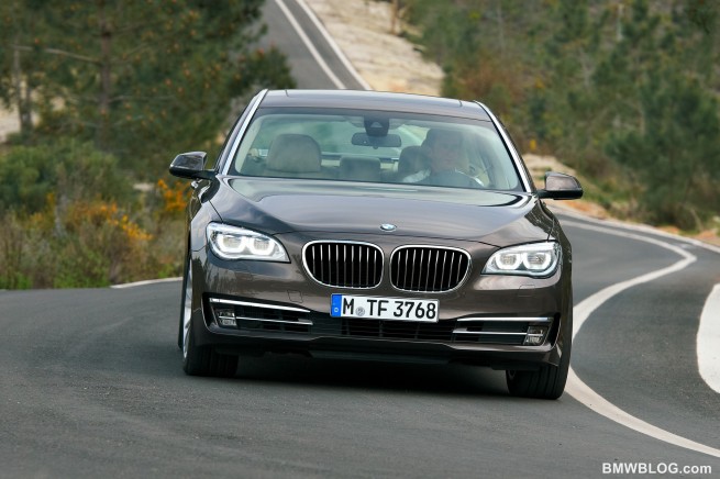 2013-bmw-7-series-22