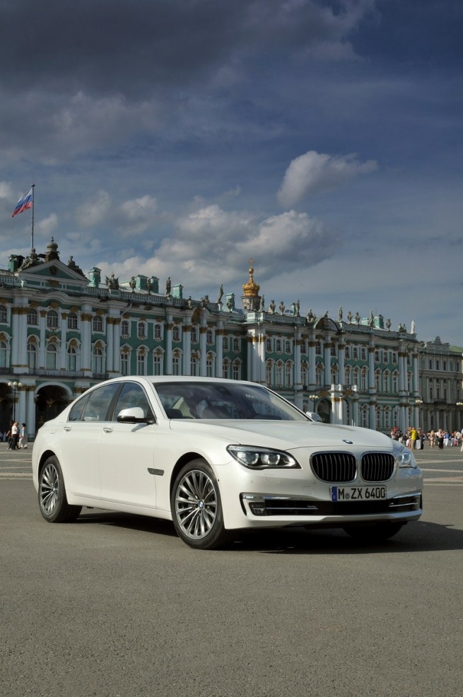 2013-bmw-7-series-22