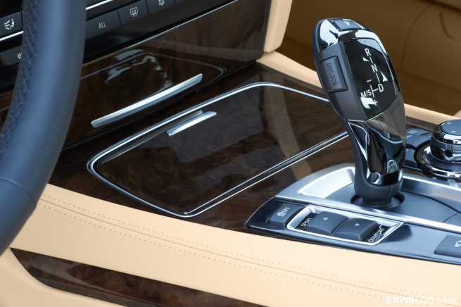 2013-bmw-7-series-33