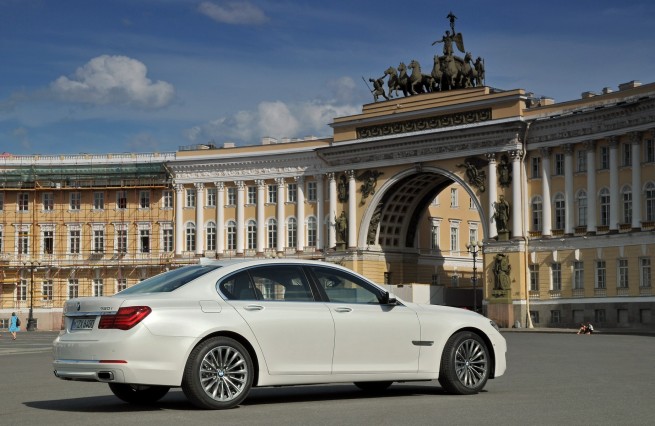 2013-bmw-7-series-34