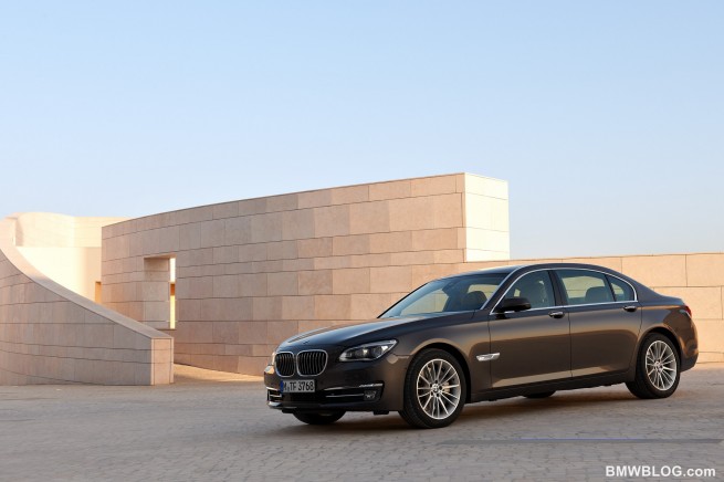 2013-bmw-7-series-36