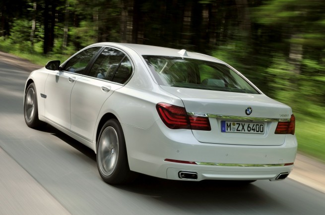 2013-bmw-7-series-37