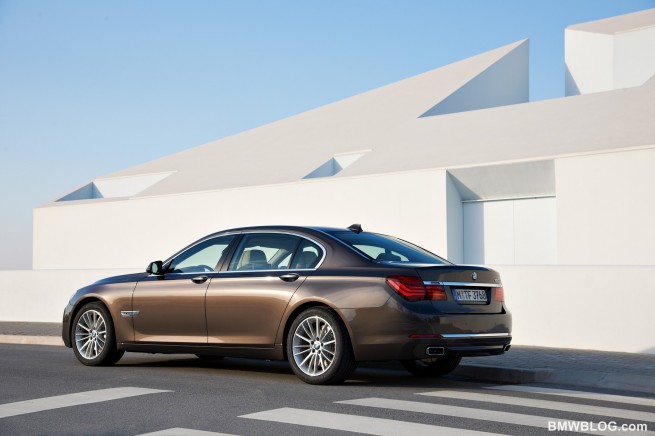 2013-bmw-7-series-39