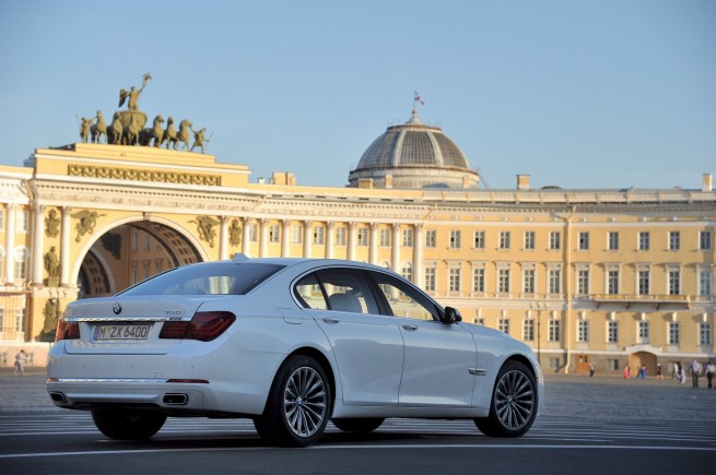 2013-bmw-7-series-45