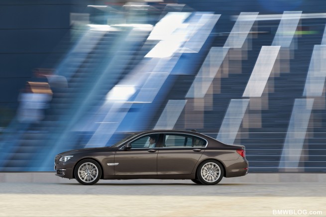 2013-bmw-7-series-47