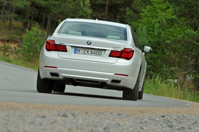 2013-bmw-7-series-49
