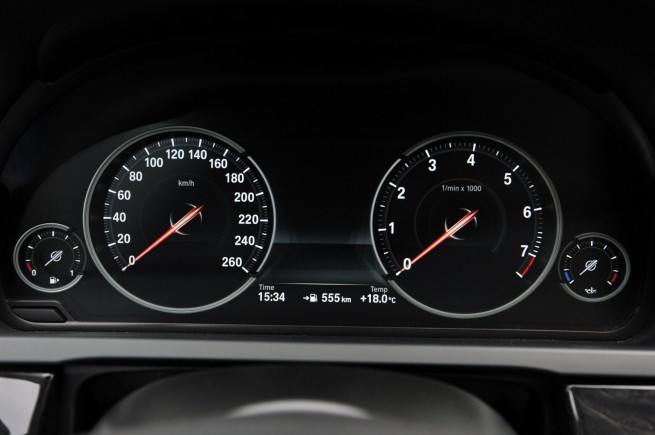 2013-bmw-7-series-54
