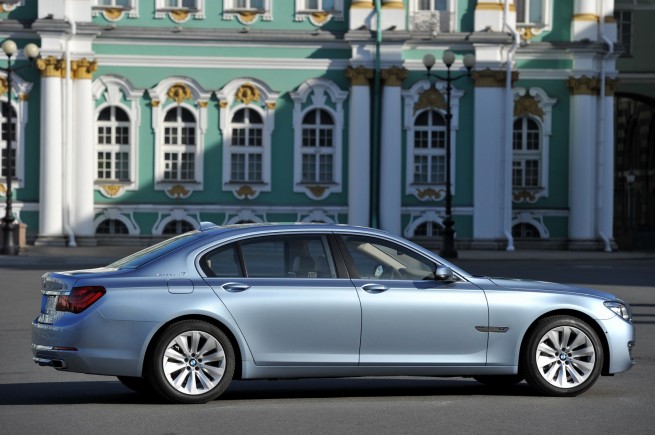 2013-bmw-7-series-hybrid-07