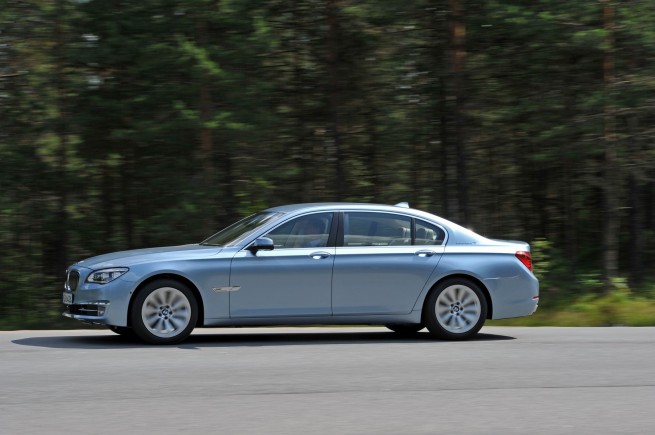 2013-bmw-7-series-hybrid-08
