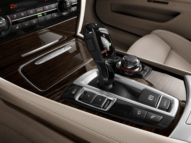 2013-bmw-7-series-hybrid-13