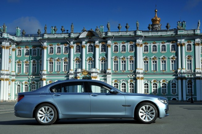 2013-bmw-7-series-hybrid-14