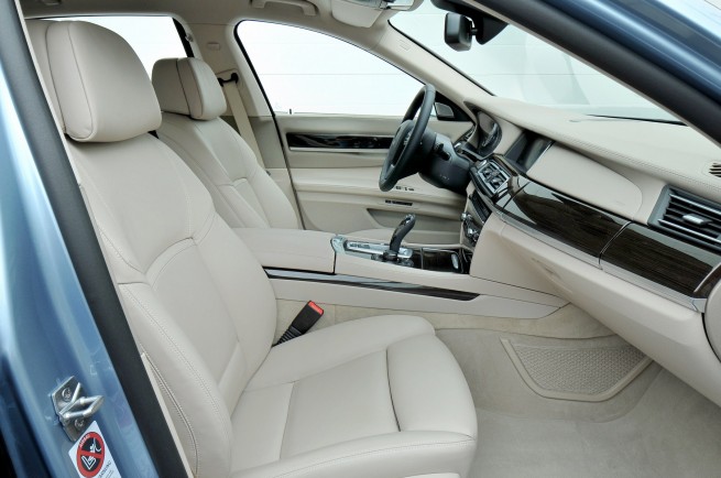 2013-bmw-7-series-hybrid-23