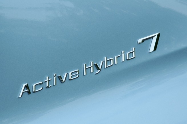 2013-bmw-7-series-hybrid-32