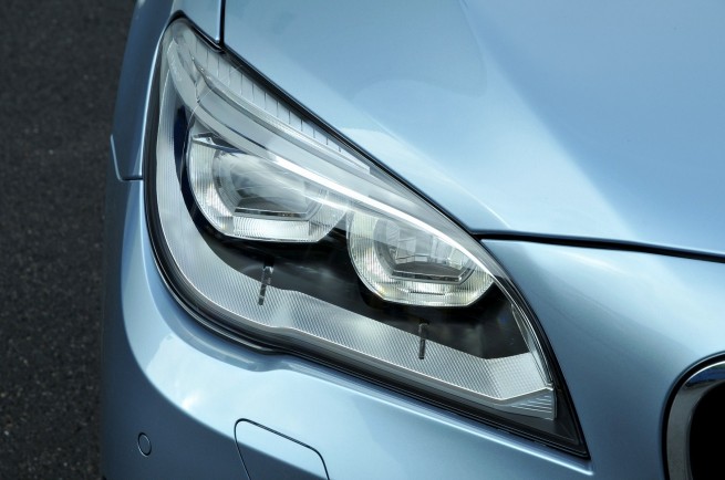 2013-bmw-7-series-hybrid-34