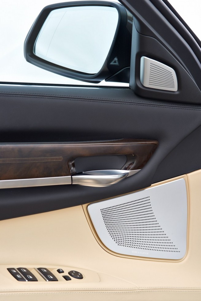 2013-bmw-7-series-interior-01