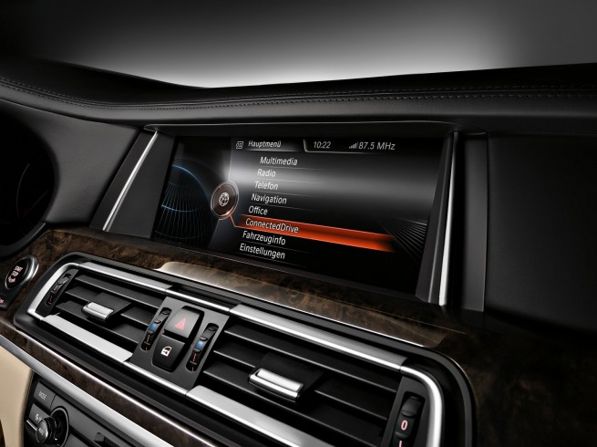 2013-bmw-7-series-interior-08