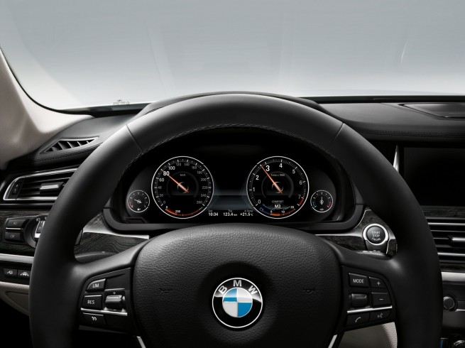 2013-bmw-7-series-interior-14