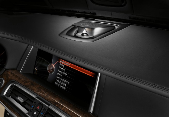 2013-bmw-7-series-interior-15