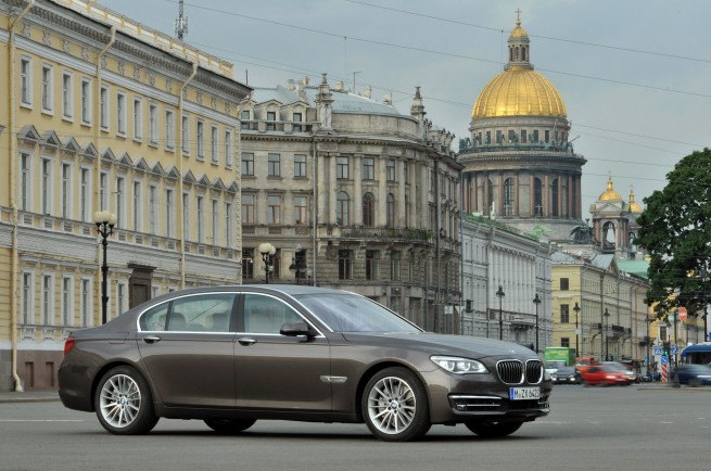 2013-bmw-7-series-long-wheelbase-16
