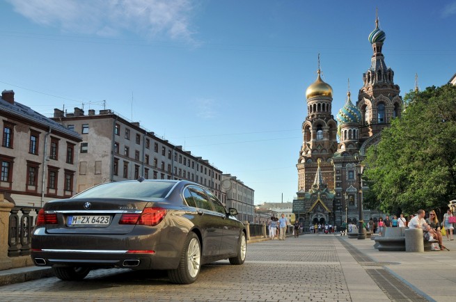 2013-bmw-7-series-long-wheelbase-17