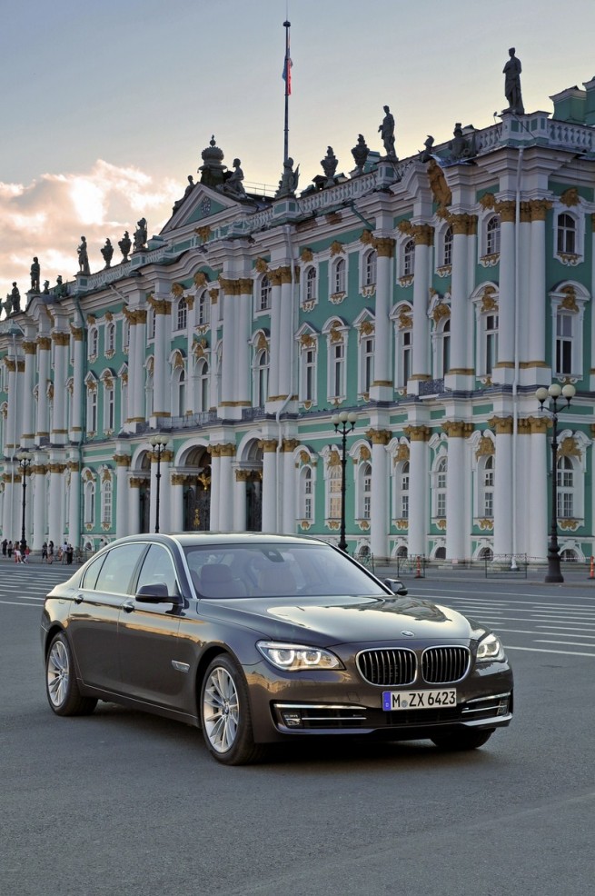 2013-bmw-7-series-long-wheelbase-18