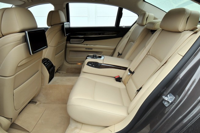 2013-bmw-7-series-long-wheelbase-19
