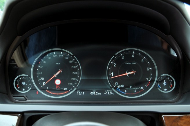 2013-bmw-7-series-long-wheelbase-23