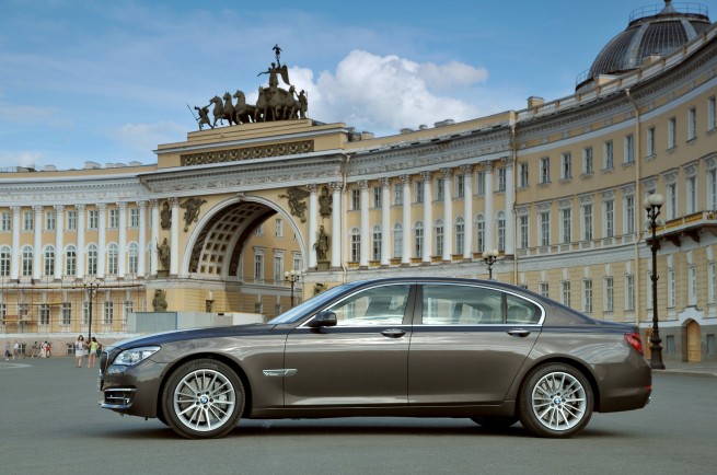 2013-bmw-7-series-long-wheelbase-25