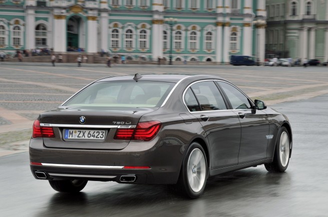 2013-bmw-7-series-long-wheelbase-27