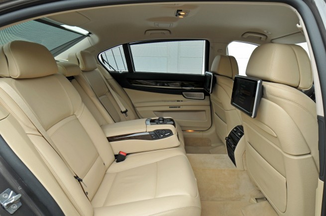 2013-bmw-7-series-long-wheelbase-30