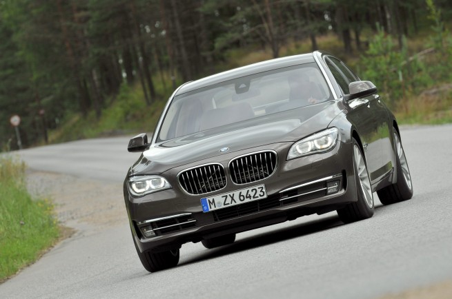 2013-bmw-7-series-long-wheelbase-36
