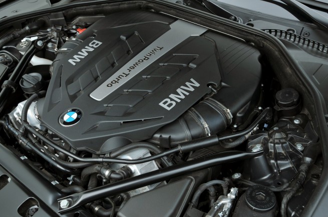 2013-bmw-7-series-long-wheelbase-37