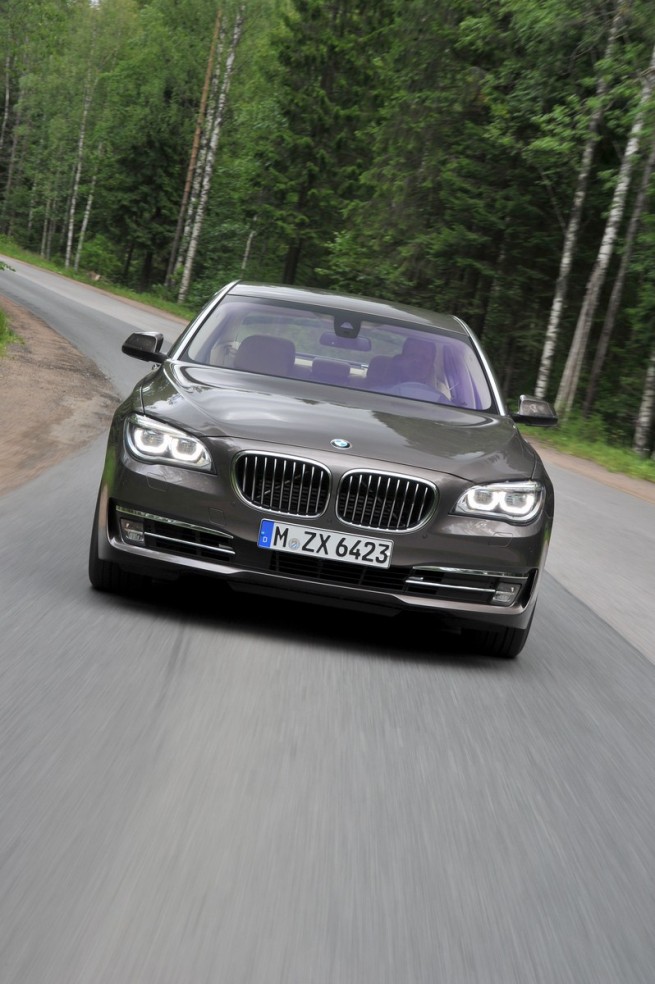 2013-bmw-7-series-long-wheelbase-42