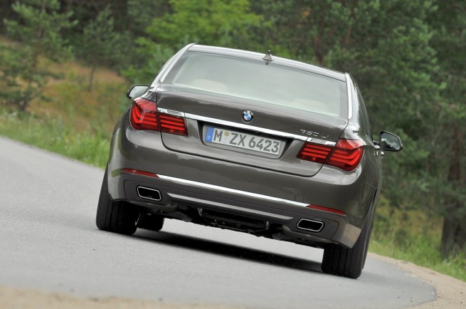 2013-bmw-7-series-long-wheelbase-51
