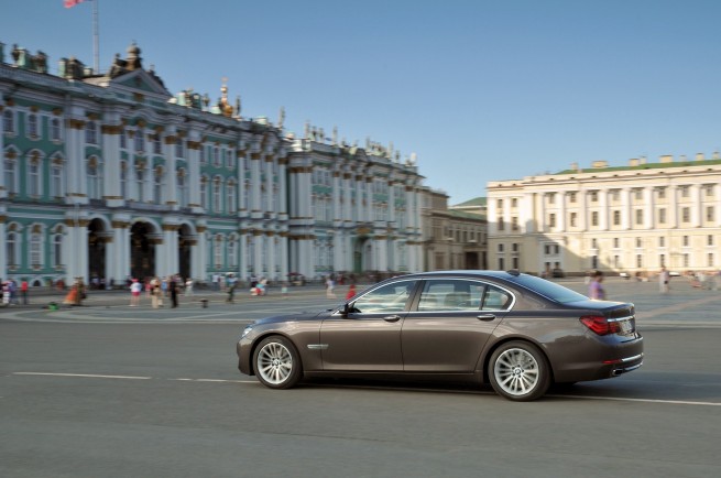2013-bmw-7-series-long-wheelbase-52