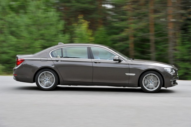 2013-bmw-7-series-long-wheelbase-53
