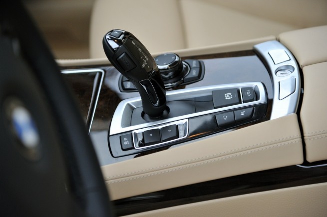2013-bmw-7-series-long-wheelbase-56