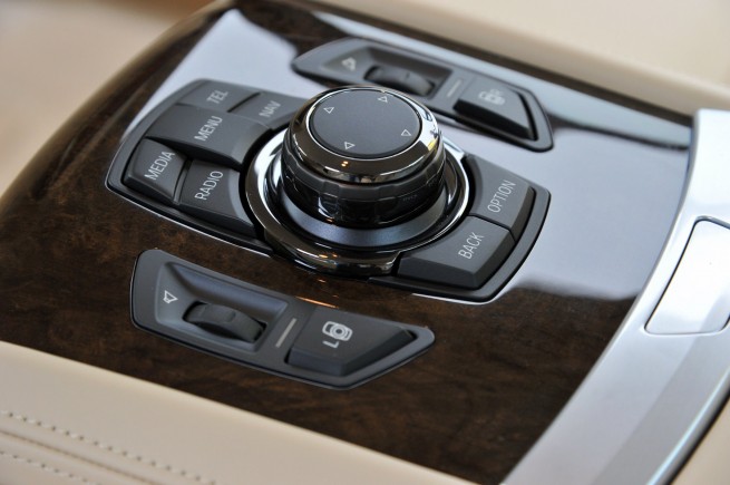 2013-bmw-7-series-long-wheelbase-59