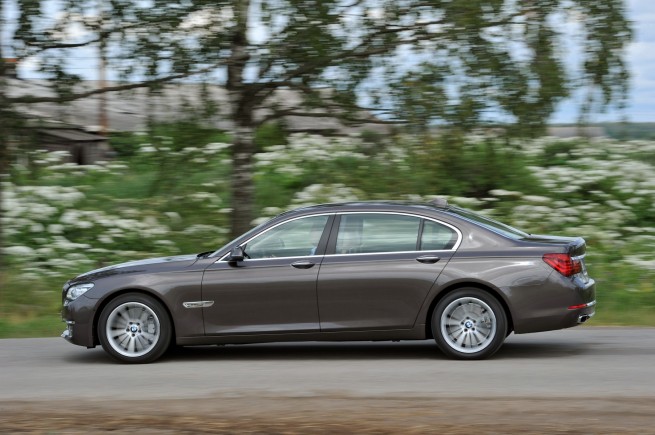 2013-bmw-7-series-long-wheelbase-61