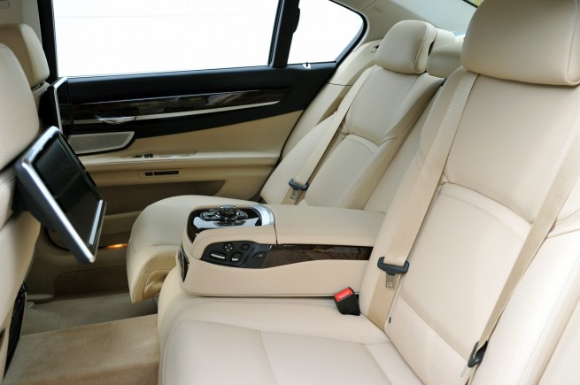 2013-bmw-7-series-long-wheelbase-62