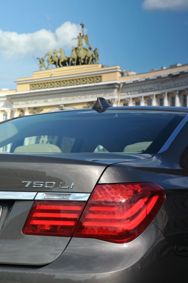 2013-bmw-7-series-long-wheelbase-63
