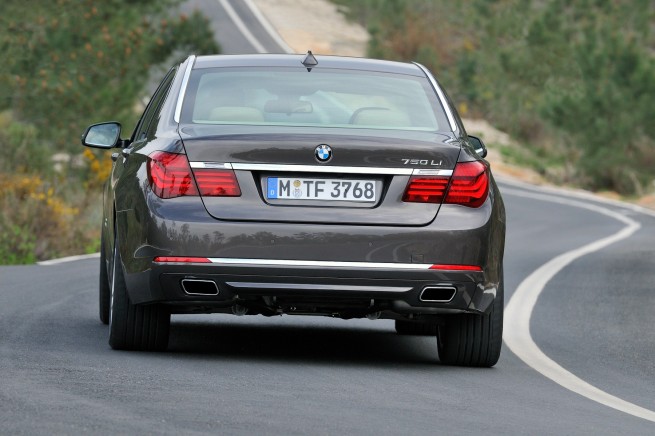 2013-bmw-7-series-long-wheelbase-exterior-06