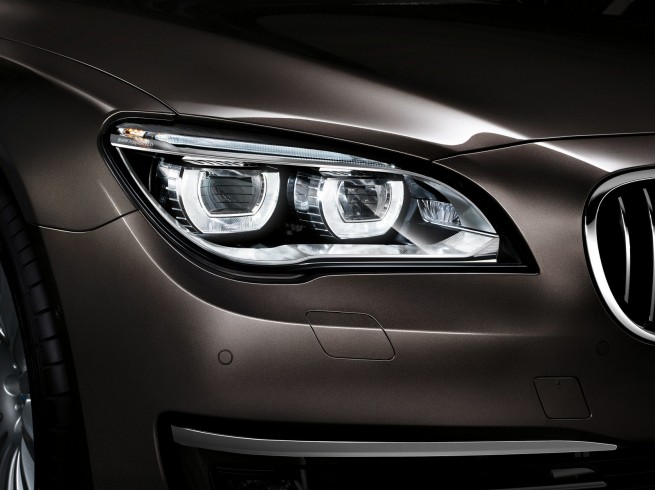2013-bmw-7-series-long-wheelbase-exterior-07